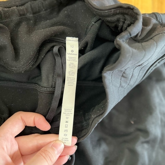 Lululemon size 12 joggers black - Picture 3 of 5